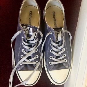 Navy blue converse